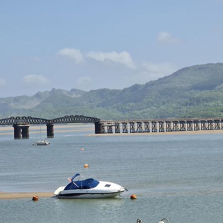 The Penthouse Ny Loft Apartment Barmouth Esterno foto