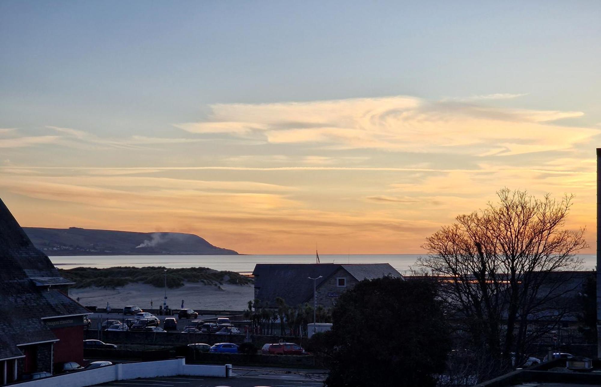 The Penthouse Ny Loft Apartment Barmouth Esterno foto